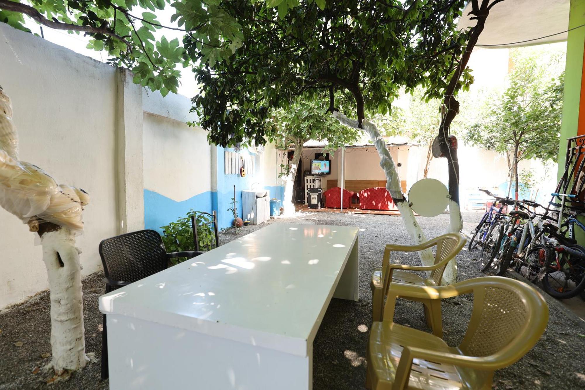 Hostel Osho Tiranë Luaran gambar