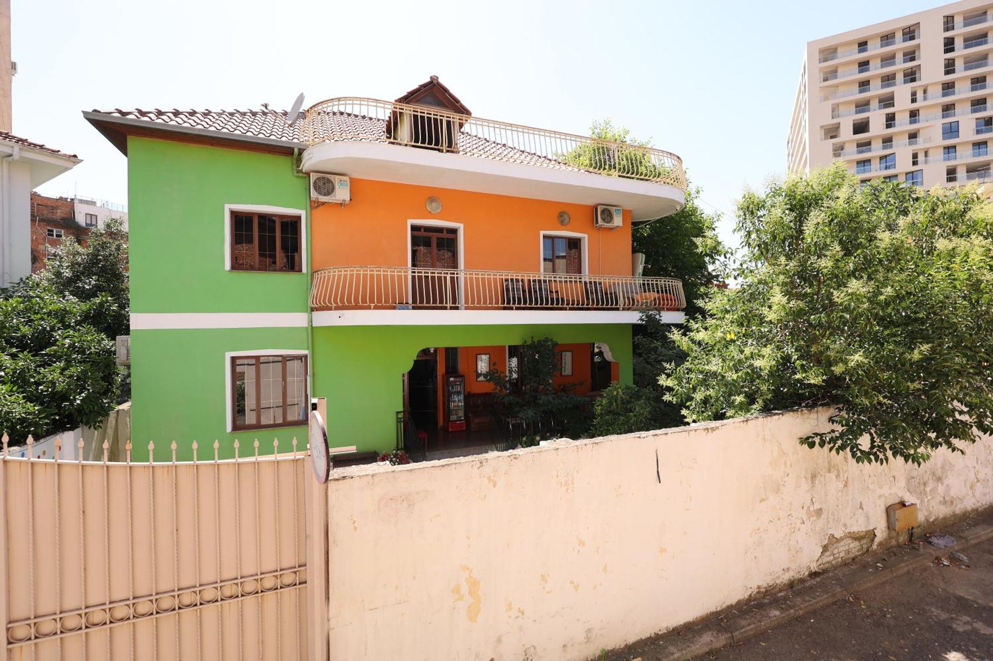 Hostel Osho Tiranë Luaran gambar