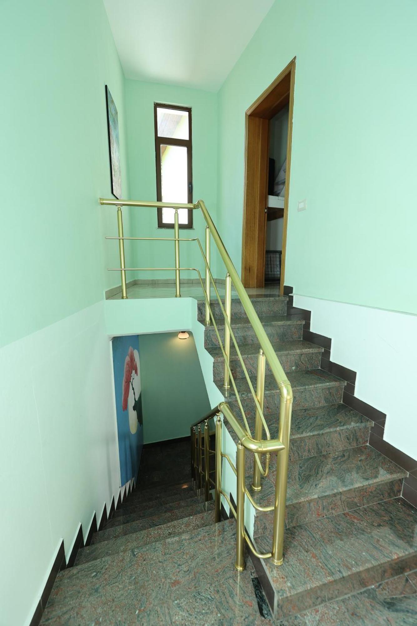 Hostel Osho Tiranë Luaran gambar