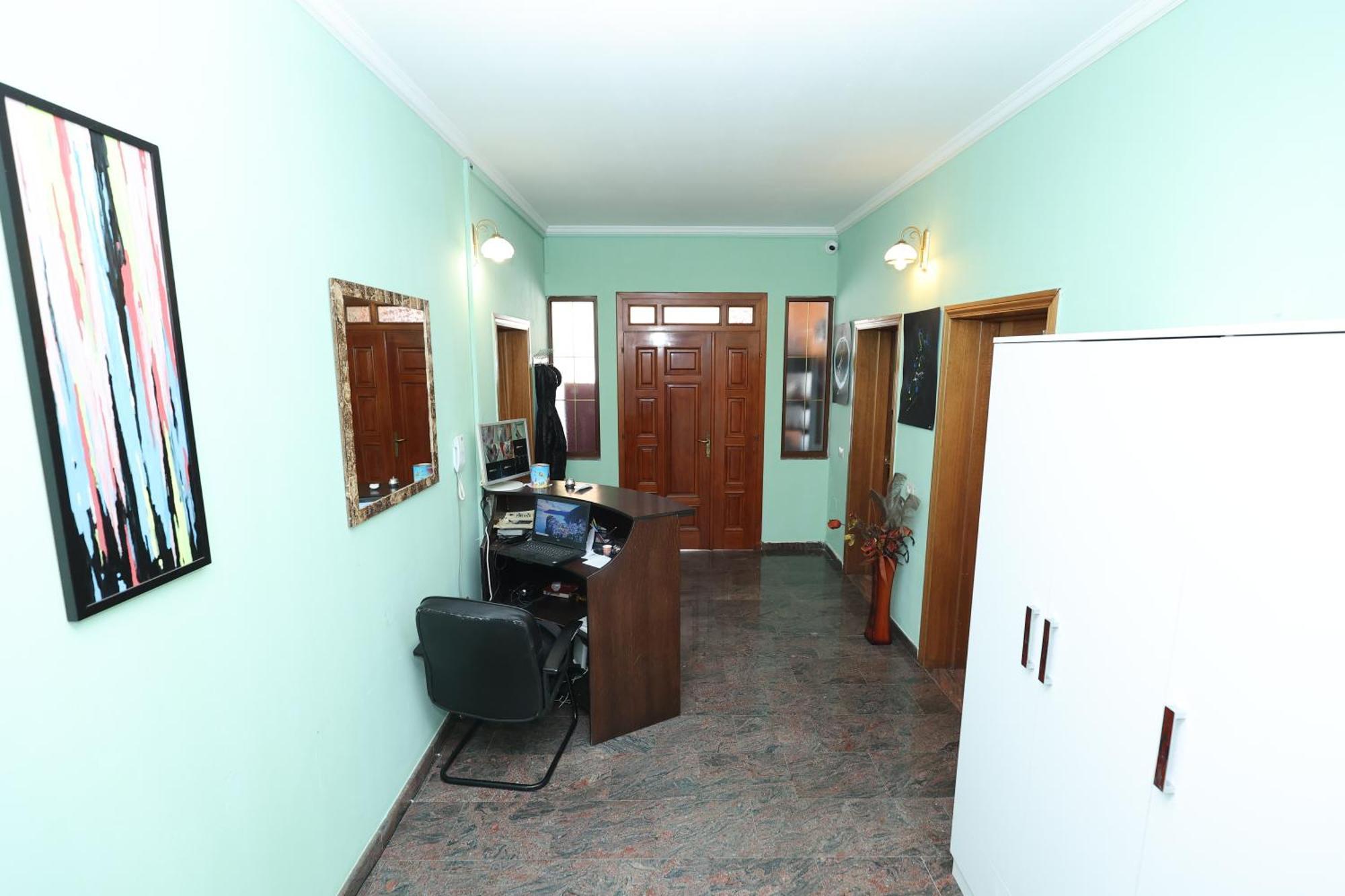 Hostel Osho Tiranë Luaran gambar