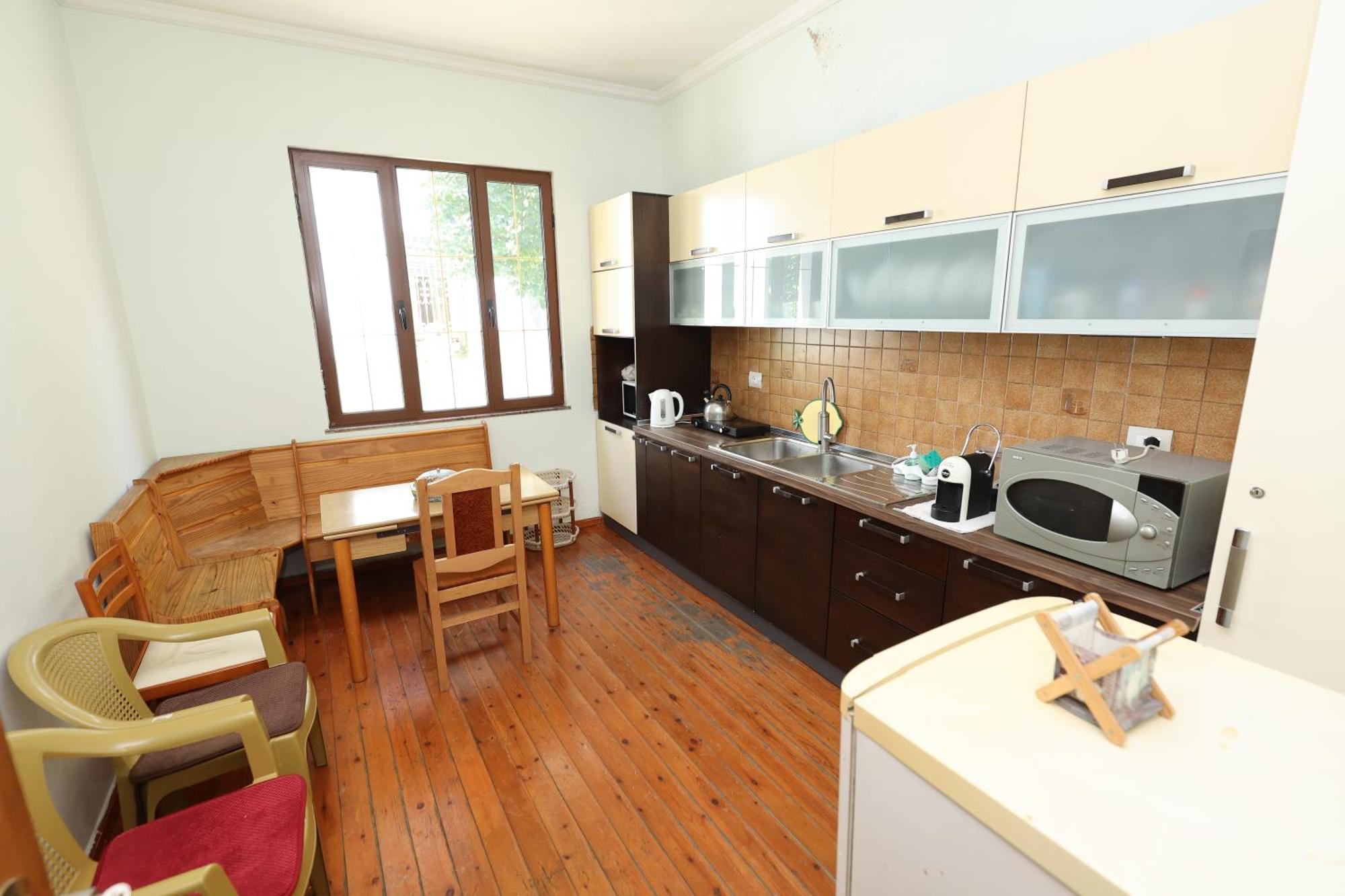 Hostel Osho Tiranë Luaran gambar
